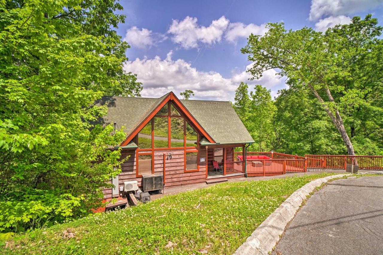 Pigeon Forge Cabin Sauna, Saltwater Pool And Views! Sevierville Bagian luar foto