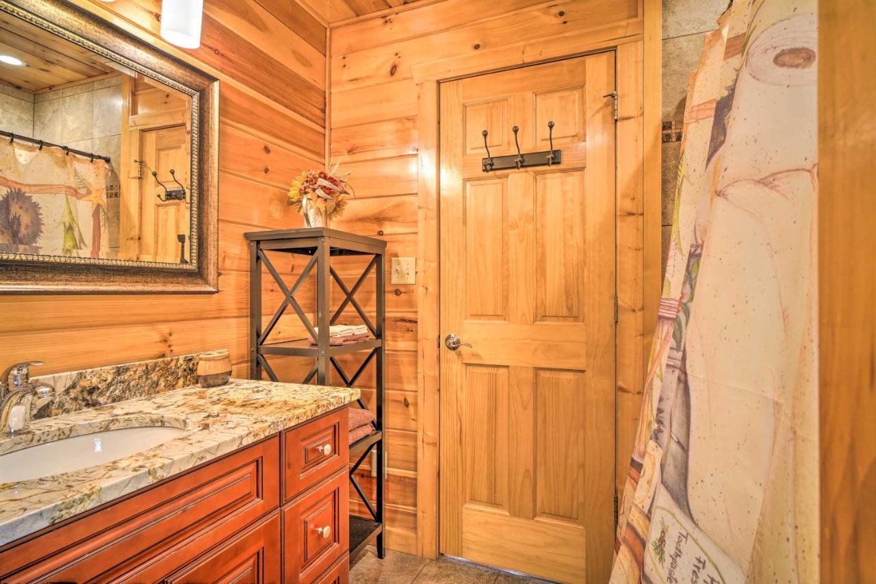 Pigeon Forge Cabin Sauna, Saltwater Pool And Views! Sevierville Bagian luar foto