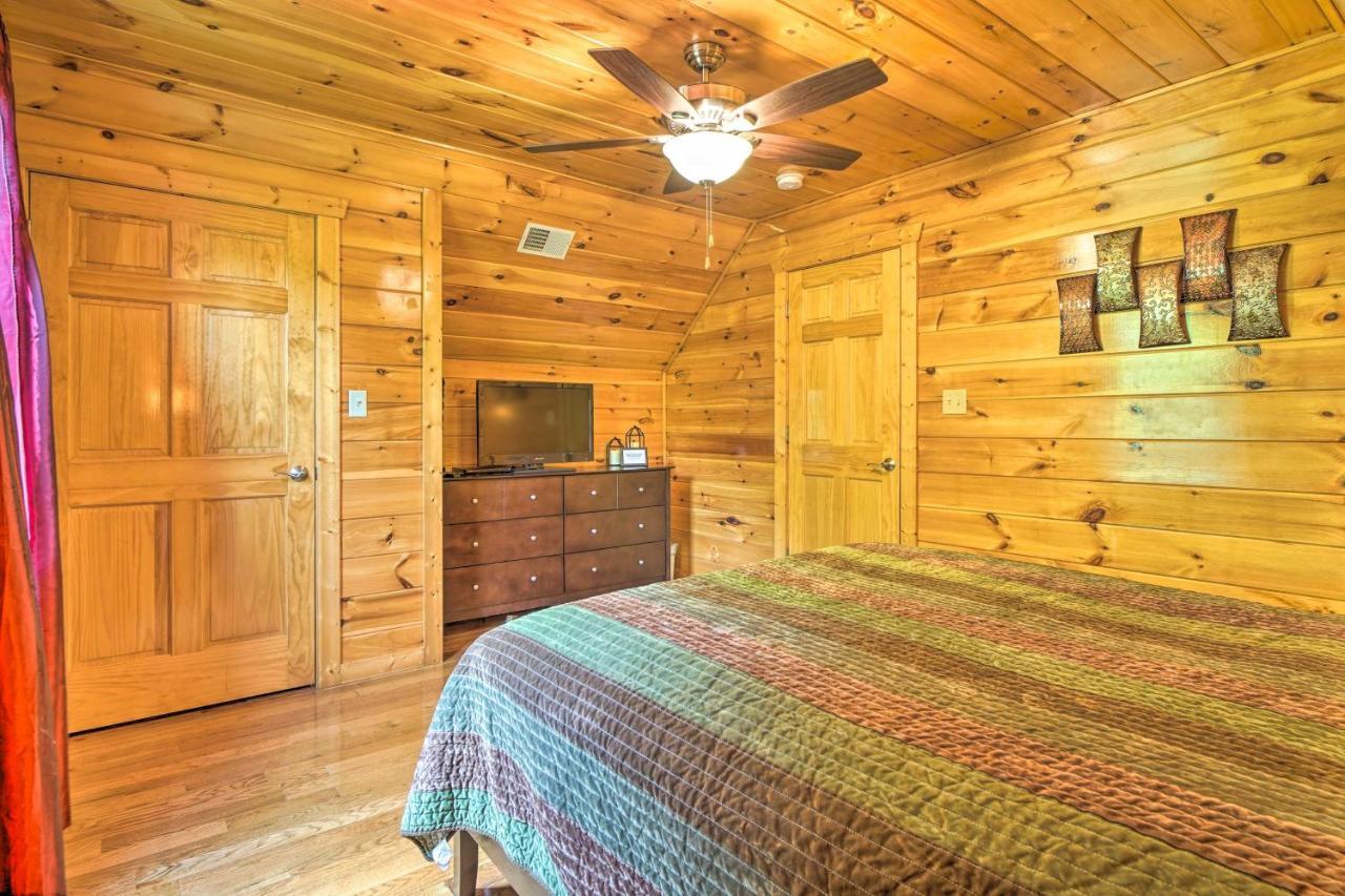 Pigeon Forge Cabin Sauna, Saltwater Pool And Views! Sevierville Bagian luar foto