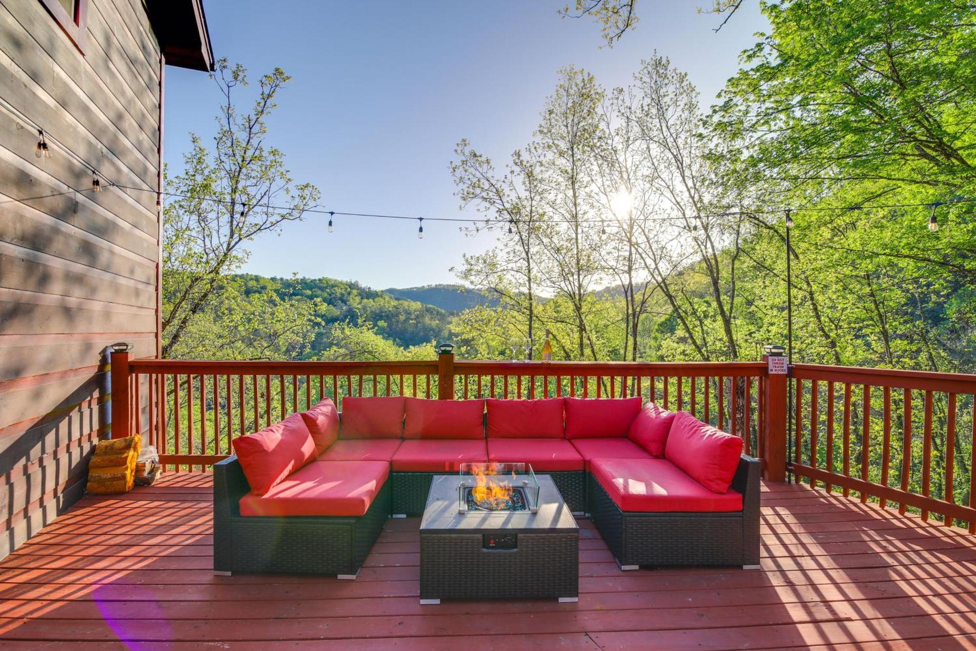 Pigeon Forge Cabin Sauna, Saltwater Pool And Views! Sevierville Bagian luar foto